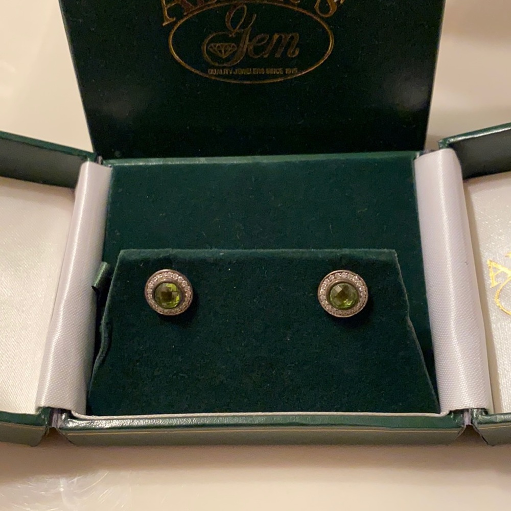 Gently worn David Yurman Stud earrings. Peridot with diamond.